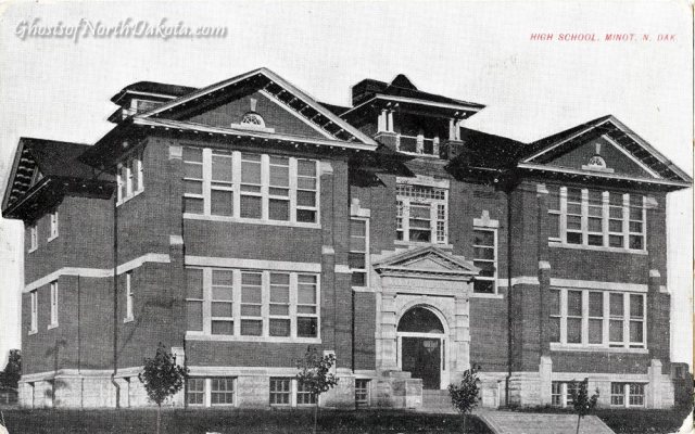 Old Central High School, Minot